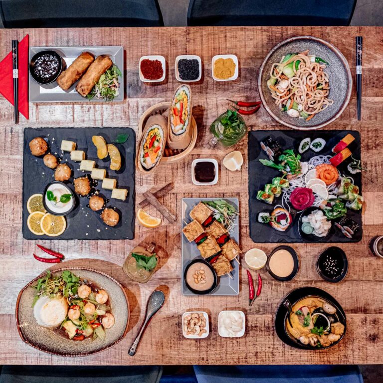 Sushi, Hauptgerichte, Suppen, Vorspeisen und Drinks vom PAPA NÔ